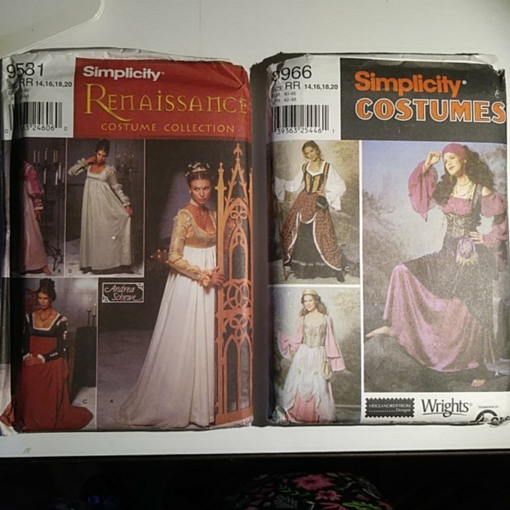 Simplicity women's renaissance dress patterns